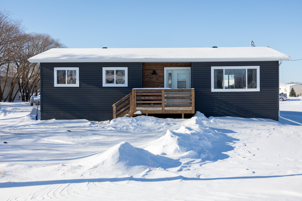 Bev Thomas Real Estate Live here, play here!